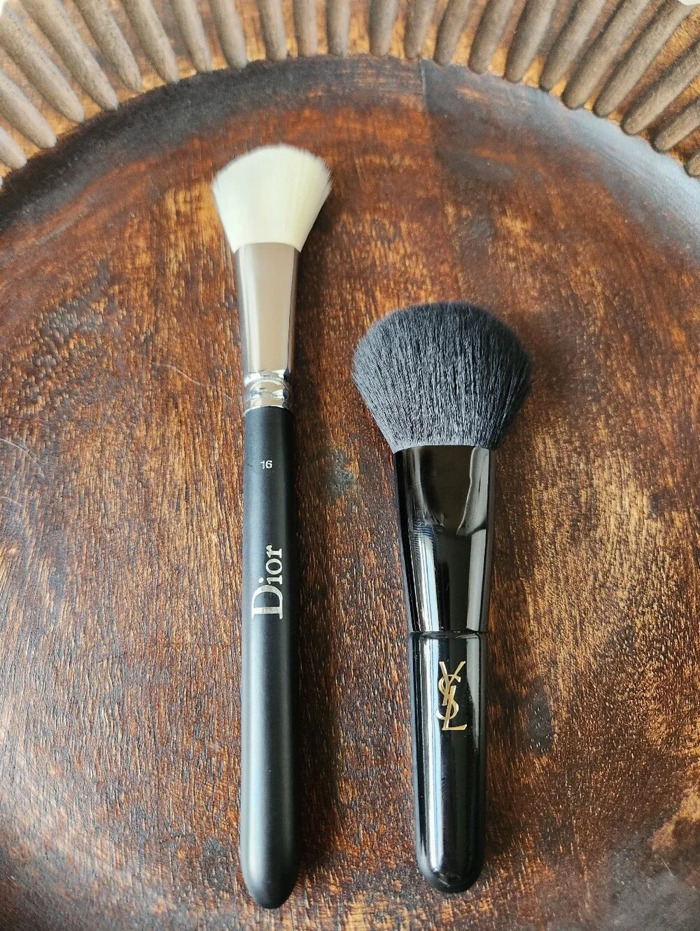 Dior blush brush